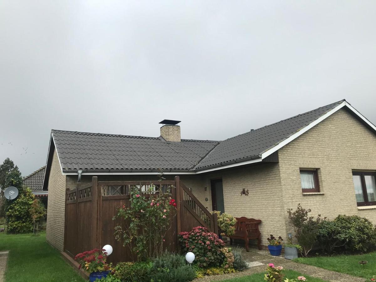 Gemütliches Ferienhaus hinterm Deich Nordstrand Exterior foto
